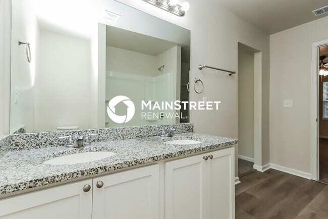 Building Photo - 4 Bedroom Pet-Friendly Home in COVINGTON, ...