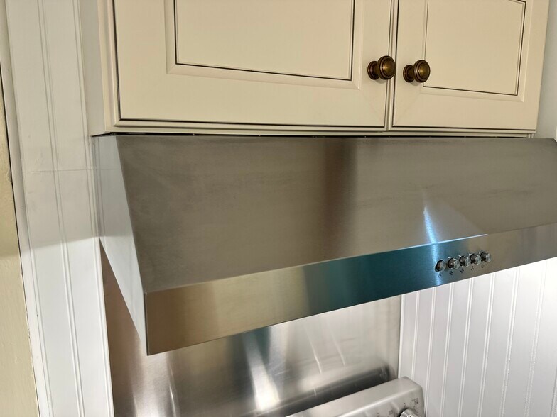 Primary Photo - 537 Main St