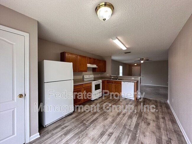 Building Photo - 2113 Fresco Dr