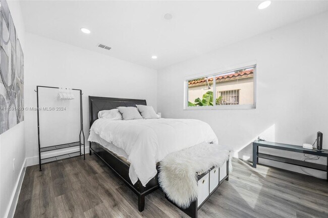 Building Photo - 730 Northwest 18th Avenue, Miami, FL 33125...