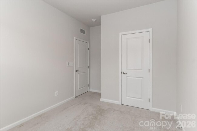 Building Photo - 5038 Springarn Ct