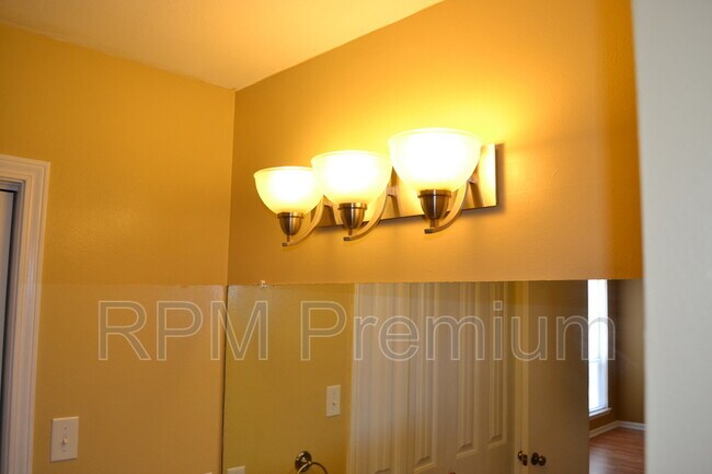 Building Photo - 2136 S Flannery Rd