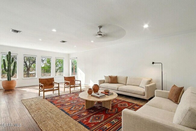 Building Photo - 6528 Calle Placido Dr