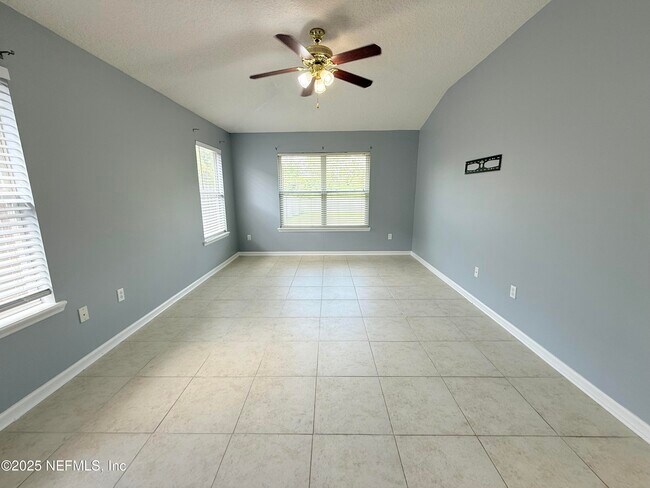 Building Photo - 14793 Falling Waters Dr