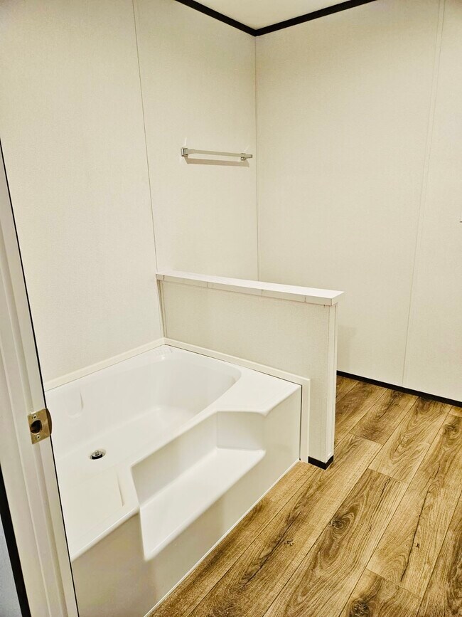 Building Photo - 3753 Valley Forge Rd