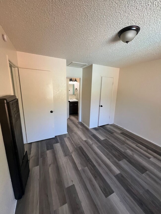 Building Photo - Oroville one bed one bath duplex for rent.
