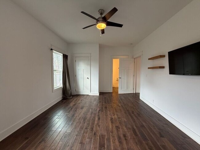 Building Photo - Beautiful Two-Story House in Woodbine - Fenced in Backyard