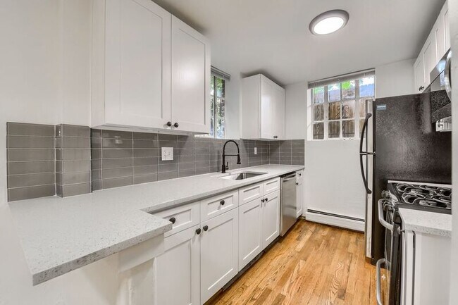 Building Photo - 2233 Kearney St