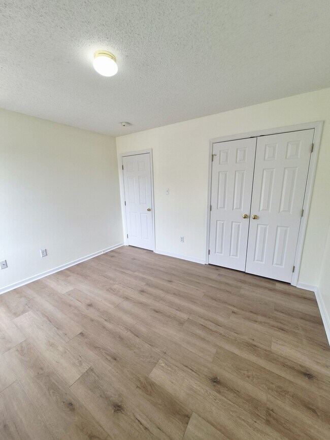 Building Photo - 7221 Oakmere Ct