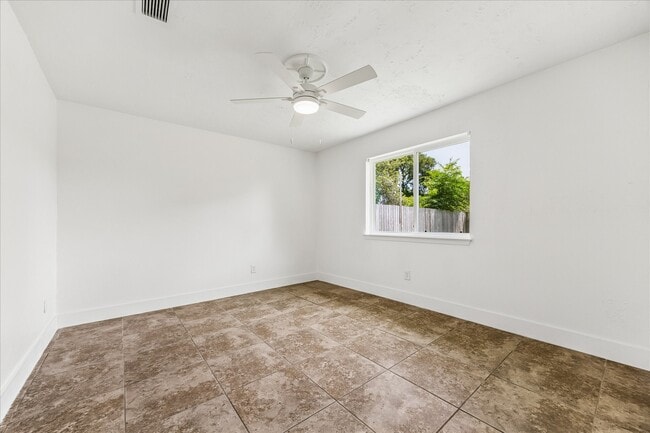Building Photo - 10111 Limewood Ln