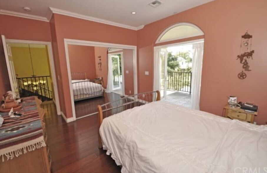 Building Photo - 406 N Fairview St