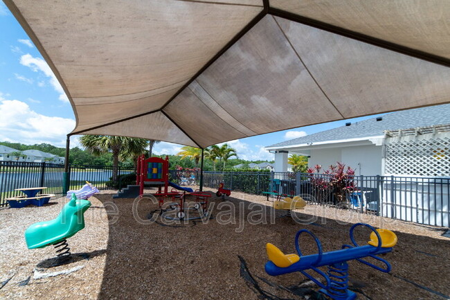 Building Photo - 6646 S Goldenrod Rd