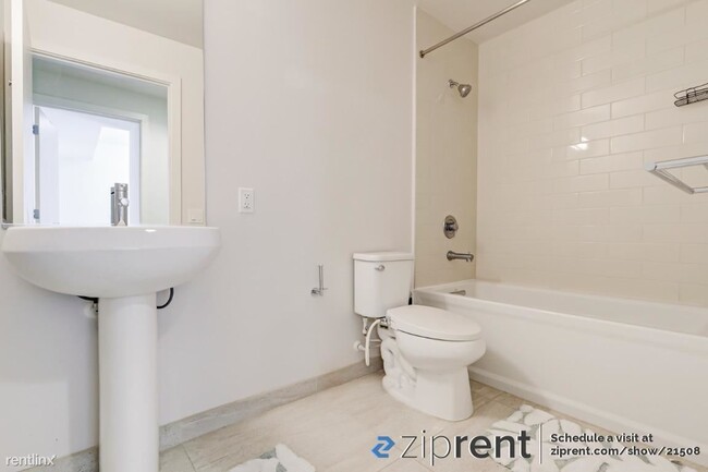 Building Photo - 1 br, 1 bath Condo - 555 Innes Ave, San Fr...