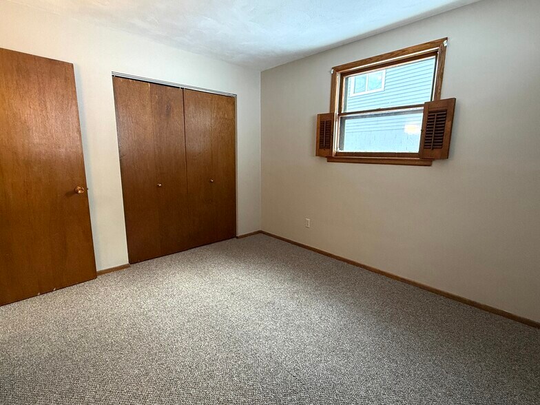 Building Photo - 1814 Spruce Dr