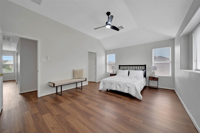 Building Photo - 3022 Madison Elm St