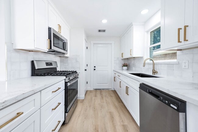 Primary Photo - 5730 Alvarado Dr