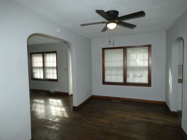 Building Photo - Riverside Home Ready to Lease-4701 N Green Hills Rd
