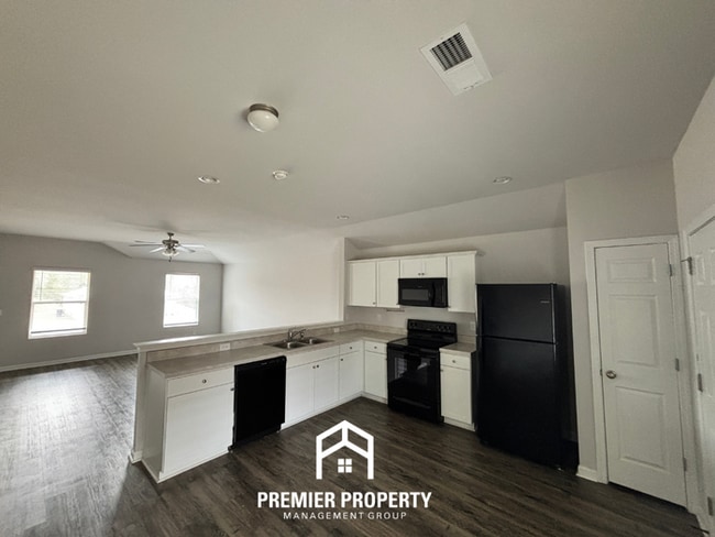 Building Photo - 1110 Brookhaven Dr