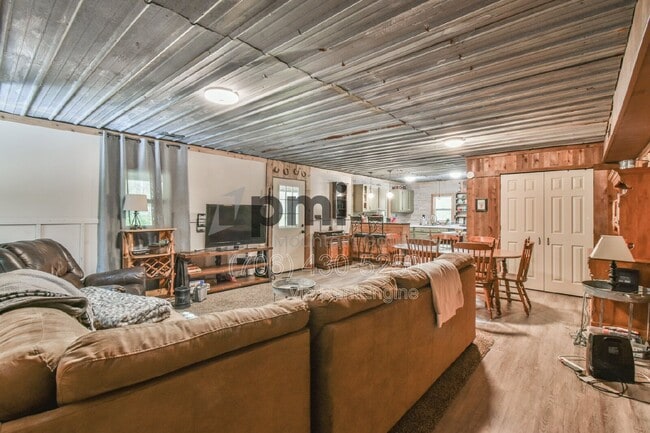 Building Photo - 43 Davis Gap Rd