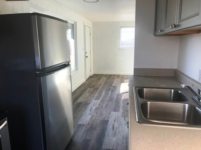 Building Photo - 120 E 8th N