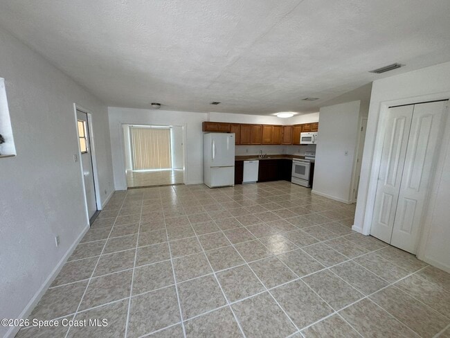 Building Photo - 507 Seacrest Ave
