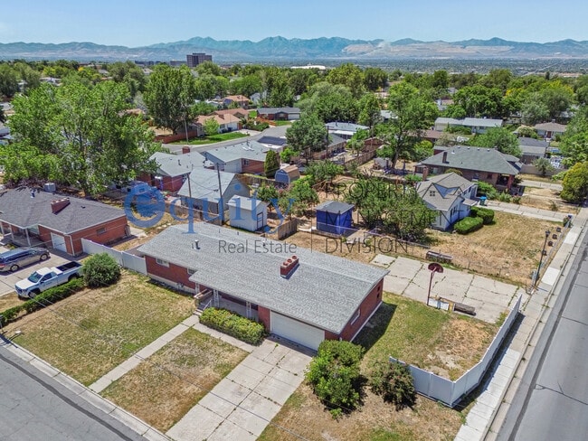 Building Photo - 8894 S 540 E