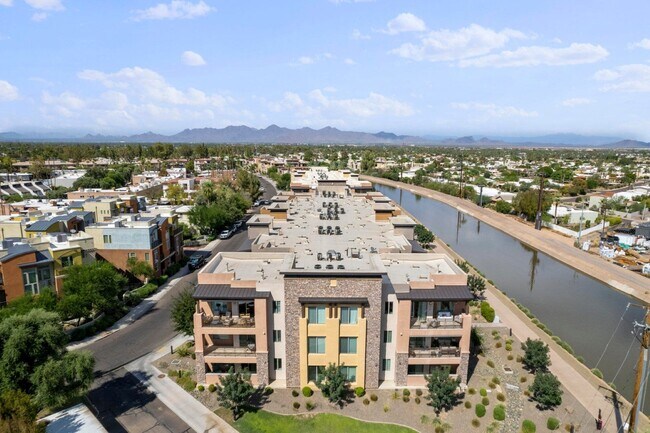 Building Photo - 4803 N Woodmere Fairway