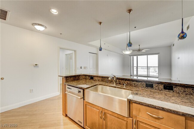 Building Photo - 8255 S Las Vegas Blvd