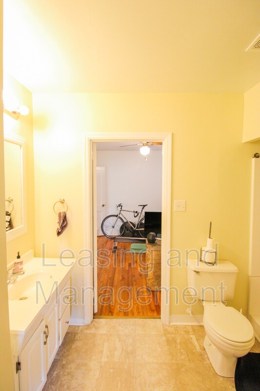 Building Photo - 1709 Mulmar St