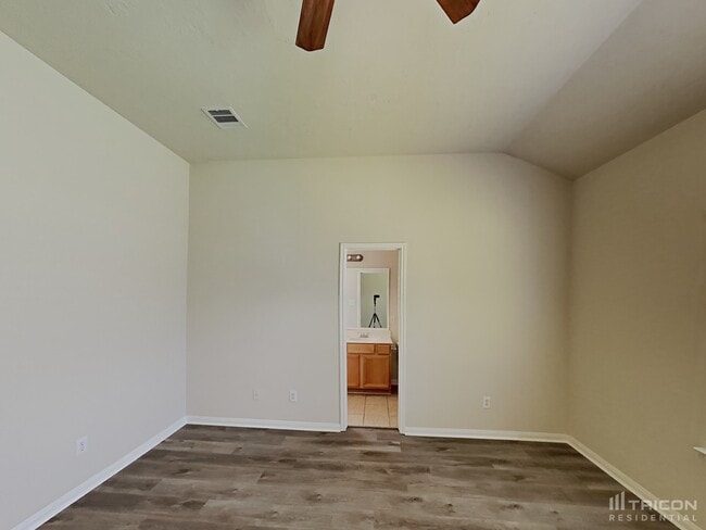 Building Photo - 706 Chase Point Cir
