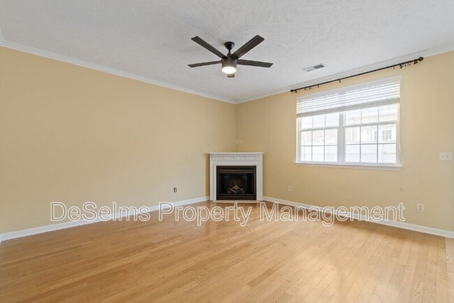 Building Photo - 612 Spence Enclave Way