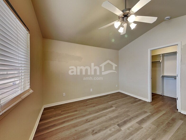 Building Photo - 980 Inverness Dr