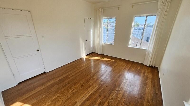 Building Photo - 1421 Echo Park Ave
