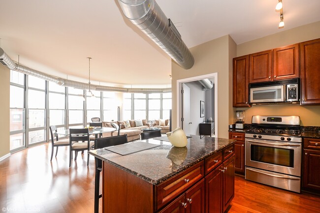 Building Photo - 1200 W Monroe St