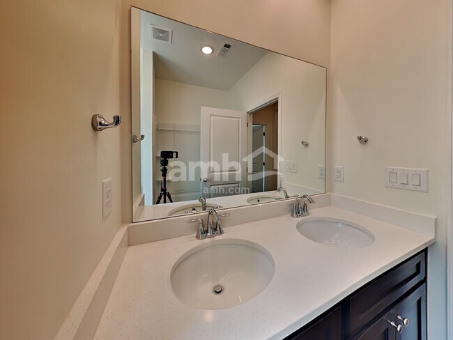 Building Photo - 5242 Blue Mountain Dr