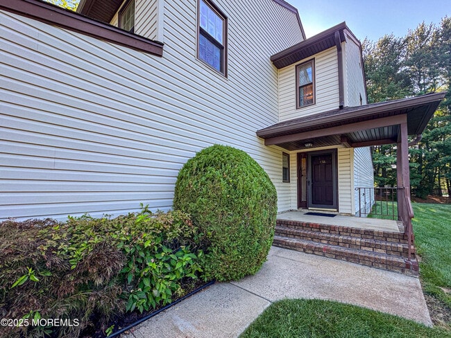 Building Photo - 438 Oak Knoll Dr