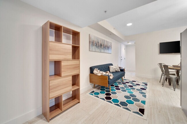 Building Photo - Shenadoah 2166