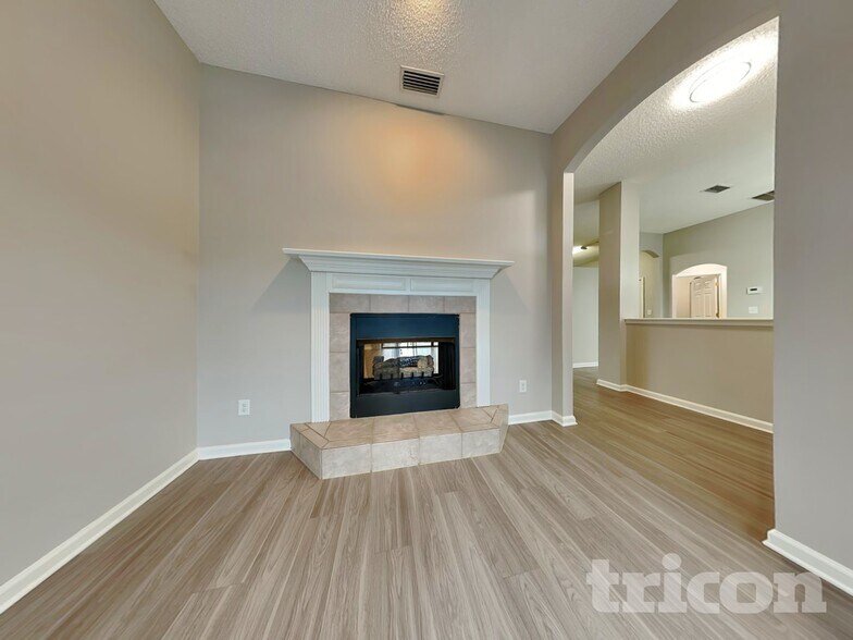 Building Photo - 5357 Whitecastle Ct