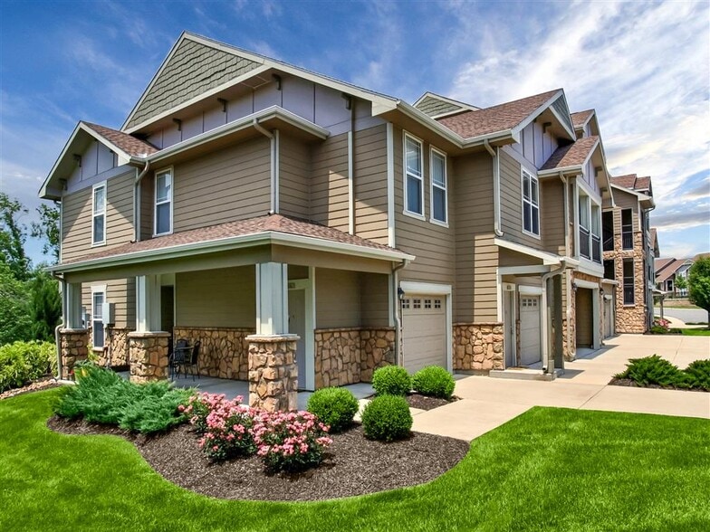 Building Photo - Riverstone Apartments