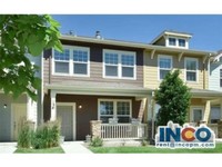 Building Photo - Spacious 3 bed 3 bath Townhome end unit wi...