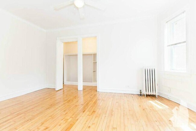 Building Photo - 0 bedroom in Chicago IL 60640