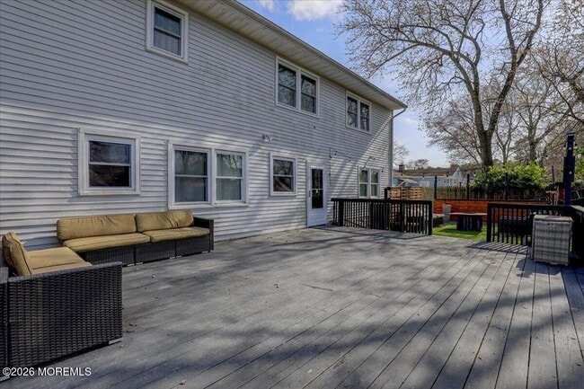 Building Photo - 247 Sprucewood Dr