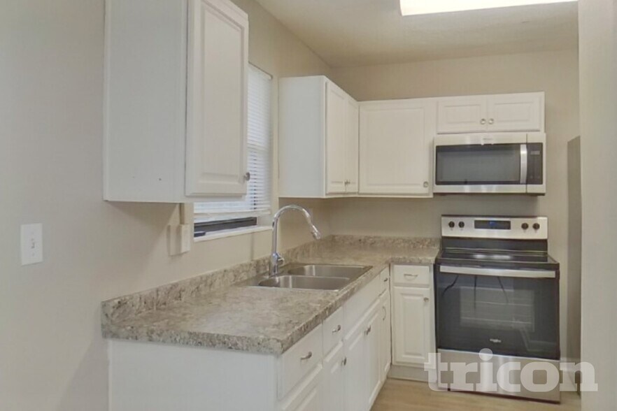 Building Photo - 2703 Arlex Dr E