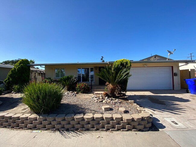 Primary Photo - 3BD/2BA on Dorothy Drive!