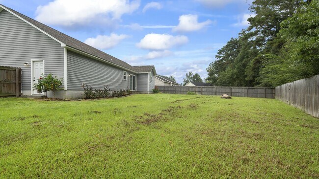 Building Photo - Zacks Ridge