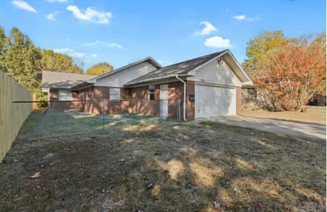 Building Photo - 2004 Hairston Ave