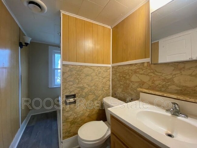 Building Photo - 1606/1608 W High St.