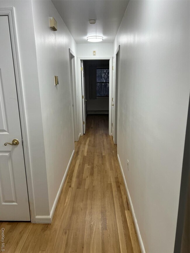 Building Photo - 196-54 44th Ave