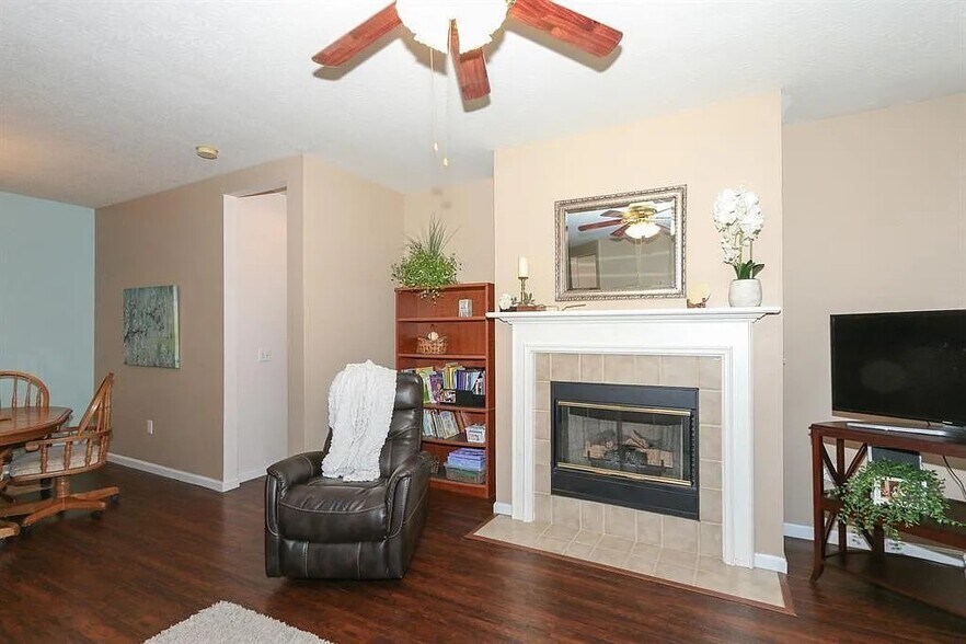 Building Photo - 7545 Mansion Cir