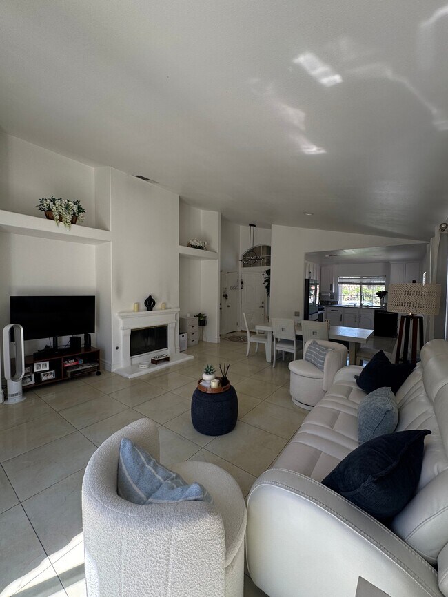Building Photo - 4203 Papago St